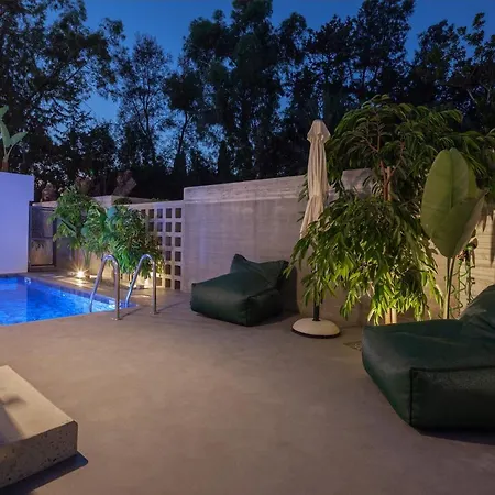 Adrop Pool 4* פאפוס