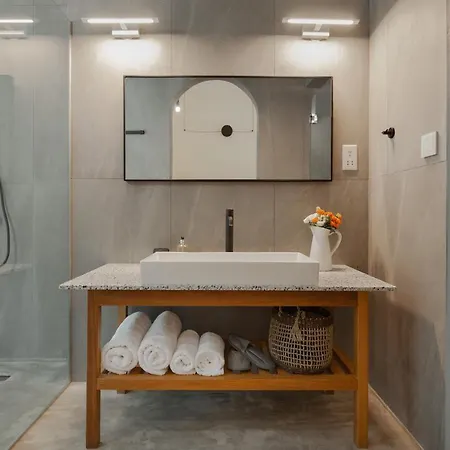 מלון דירות Adrop Pool פאפוס