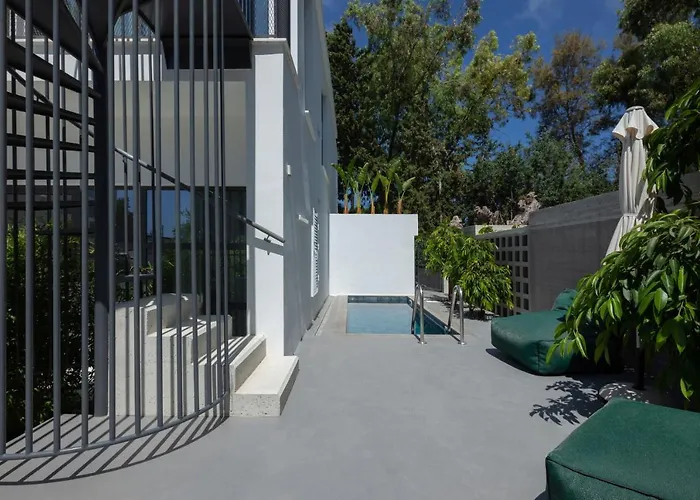 Adrop Pool Aparthotel